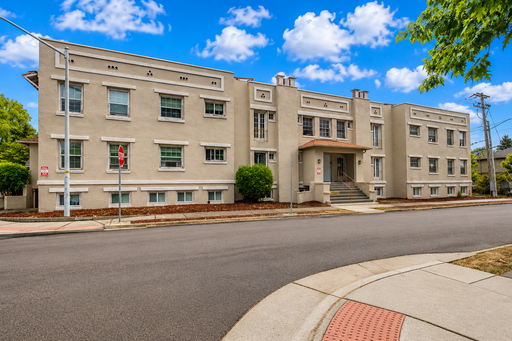 $2,500 Move-in Credit!!! Cozy 1 Bed, 1 Bath Apartment on OSU Campus! – photo 1