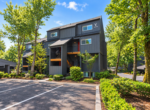 Comfortable 3 Bedroom Townhouse | Assigned Parking | Balcony | Wooden Floors | Carpet | Stainless Steel Appliances | 0.6 Miles Away From Gutman Park – photo 1