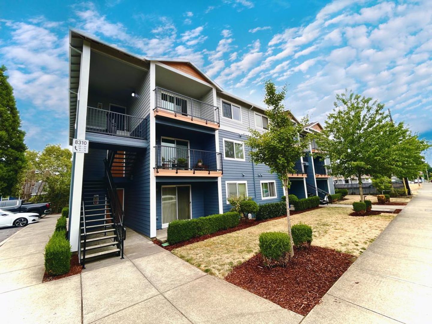 Portland Apartment: 8324 SE Rhine Street