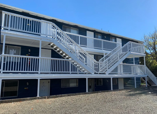 $2,500 Move-In Credit!!! Beautiful 2 Bed, 1 Bath Apartment with Laundry On Site! – photo 1