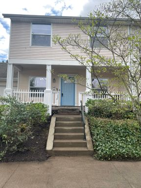 Charming 3 Bedroom, 2 Bath Duplex with In-Unit Laundry & Hardwood Floors in Portland, OR – photo 1