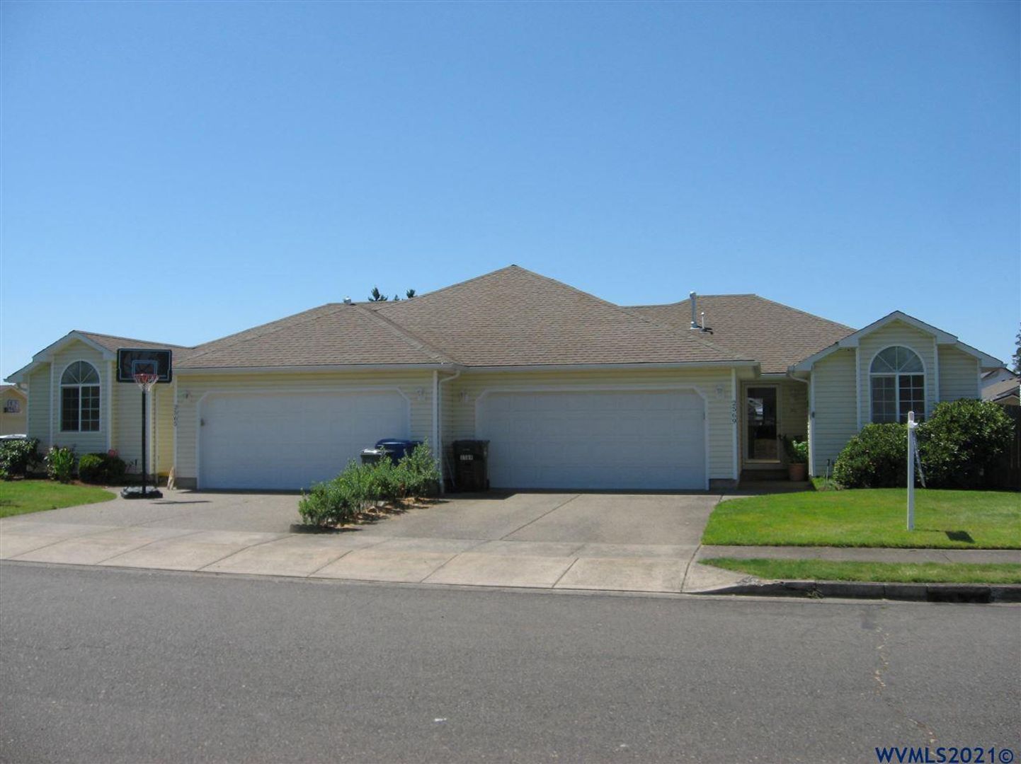 Salem Apartment: 2565 & 2569 Burlington Street NE