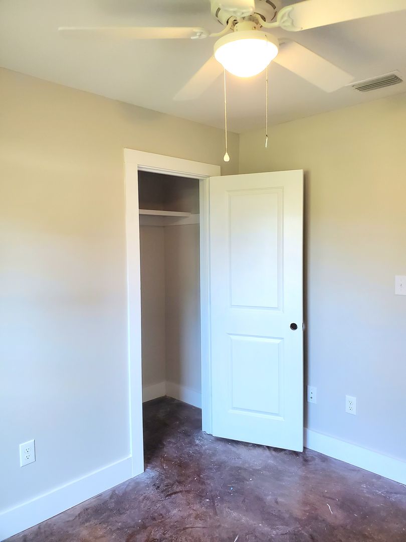 Elberta House: 12580 Dakota Street