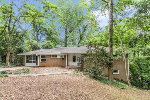 3 Bedroom House – 721 Luckie Ln NE, Atlanta, GA 30329