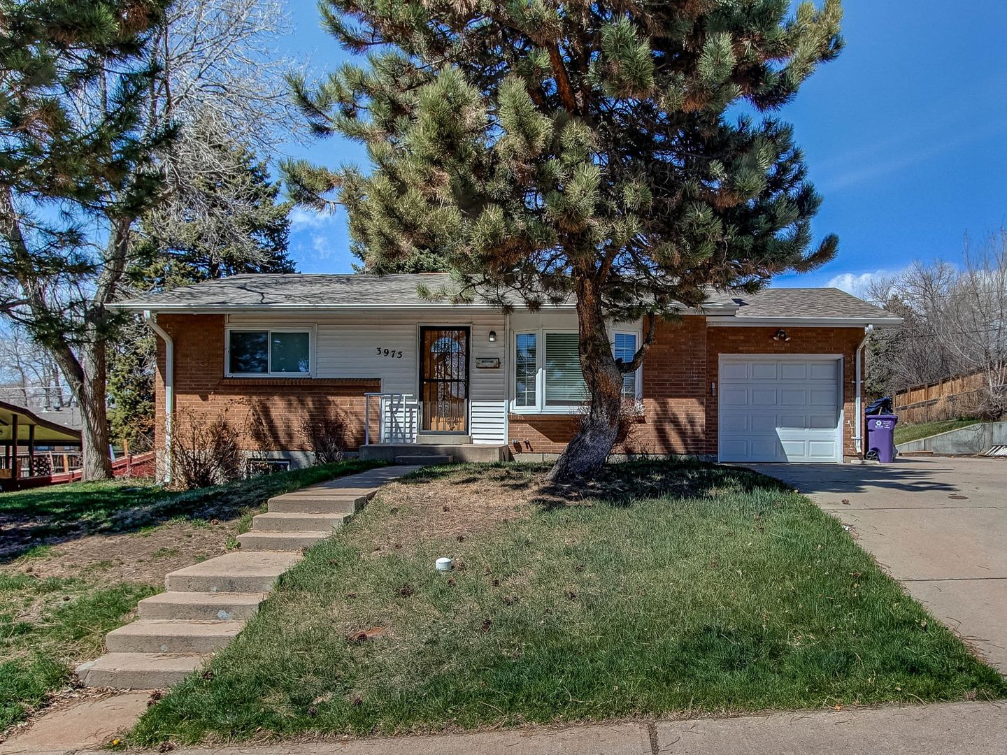 Denver House: 3975 W Floyd Ave