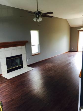 Lawrence Apartment: 2723 Harrison Place