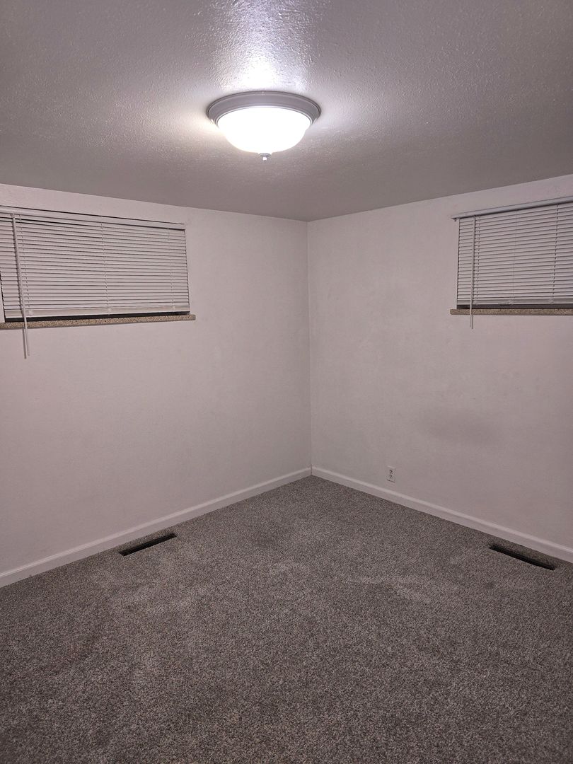 2 Bed 1 Bath Garden Level Duplex 10 of 11