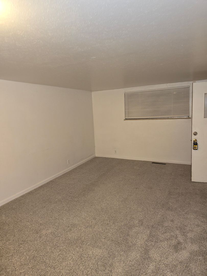 2 Bed 1 Bath Garden Level Duplex 5 of 11
