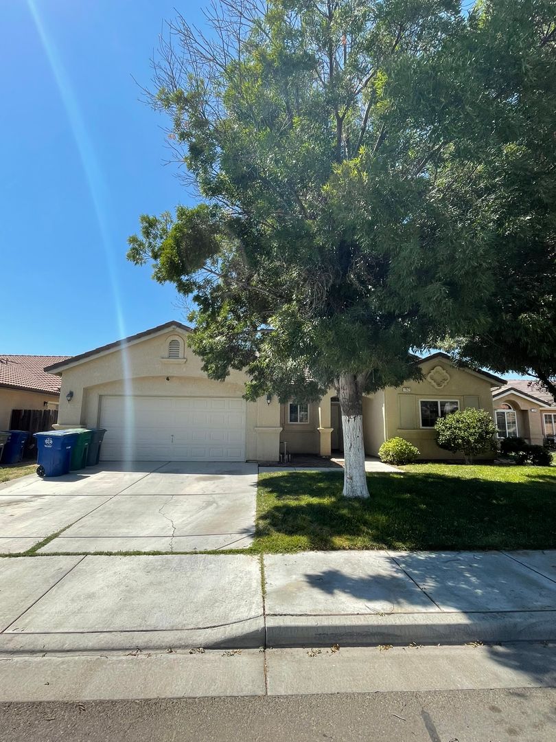 Los Banos House: 757 Petit Sirah Ct.