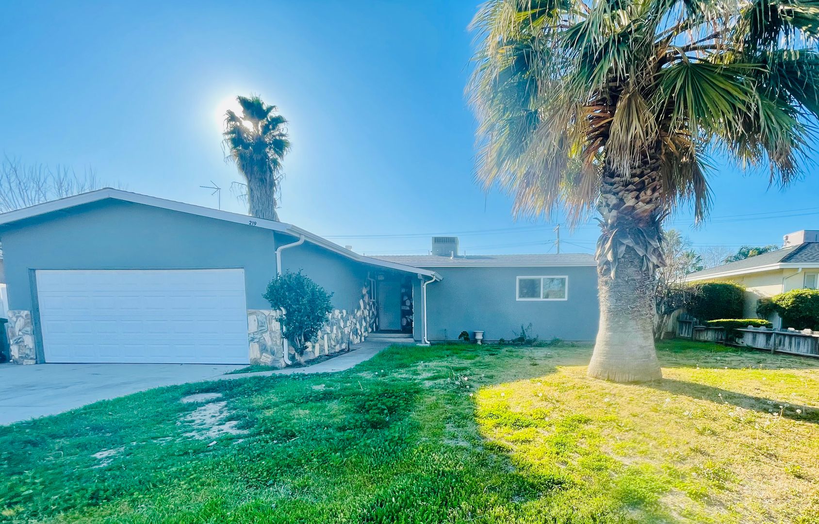 Los Banos House: 219 N. Santa Rita St.