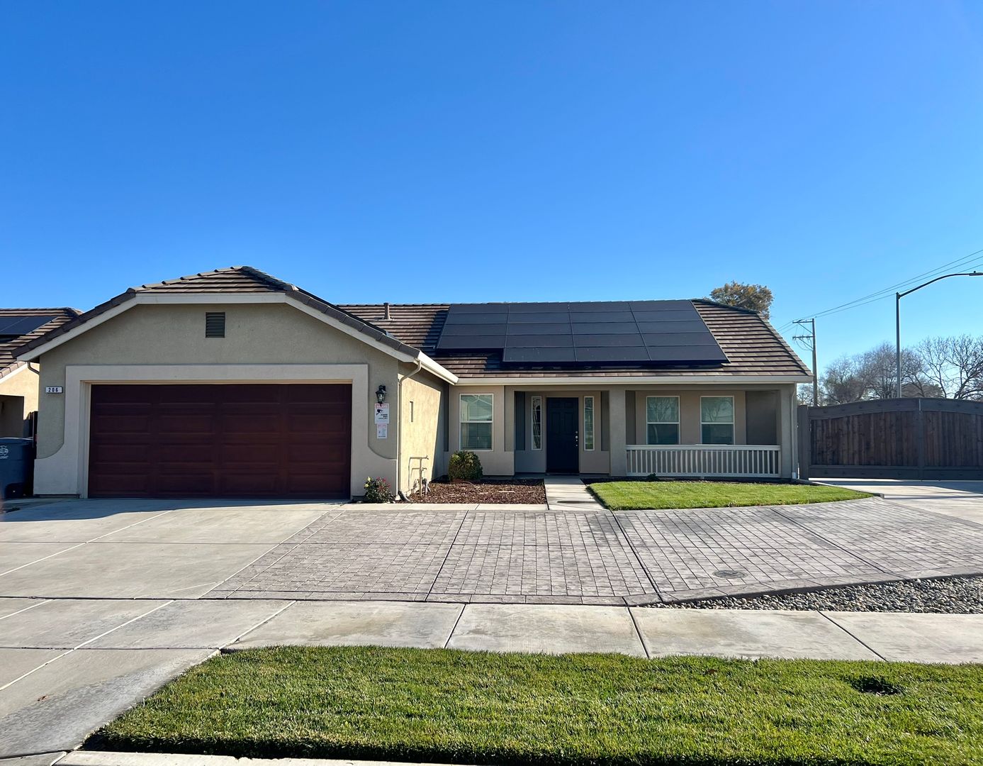 Los Banos House: 206 Sunburst Street