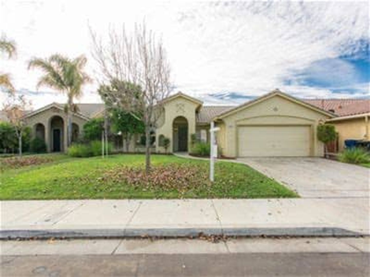Los Banos House: 611 Winepress Dr.
