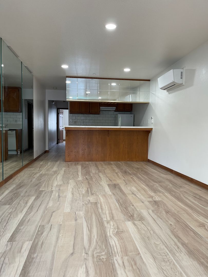 Fountain Valley Apartment: 17200 Newhope Street