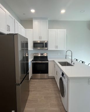 BRAND NEW 1st floor 1Bed/1Bath CONDO IN LOS CAB SPORTS CLUB