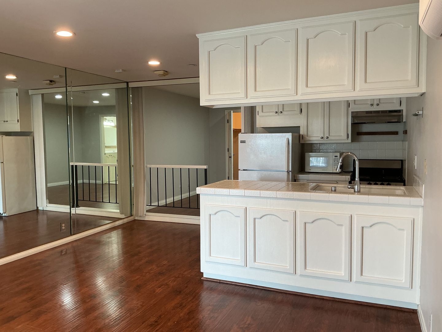 Fountain Valley Apartment: 17210 Newhope St.