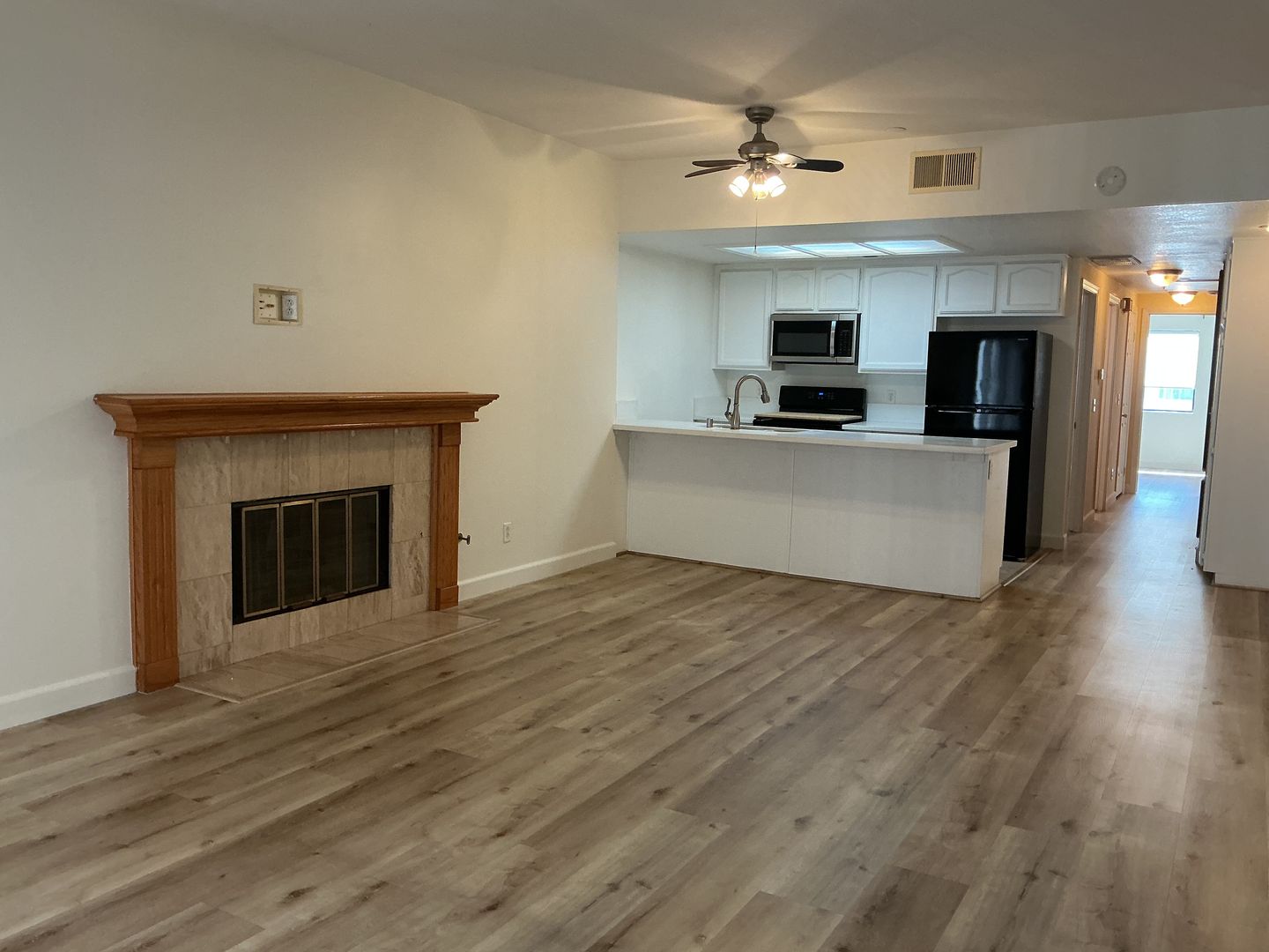 Fountain Valley Apartment: 11620 Warner Ave #526