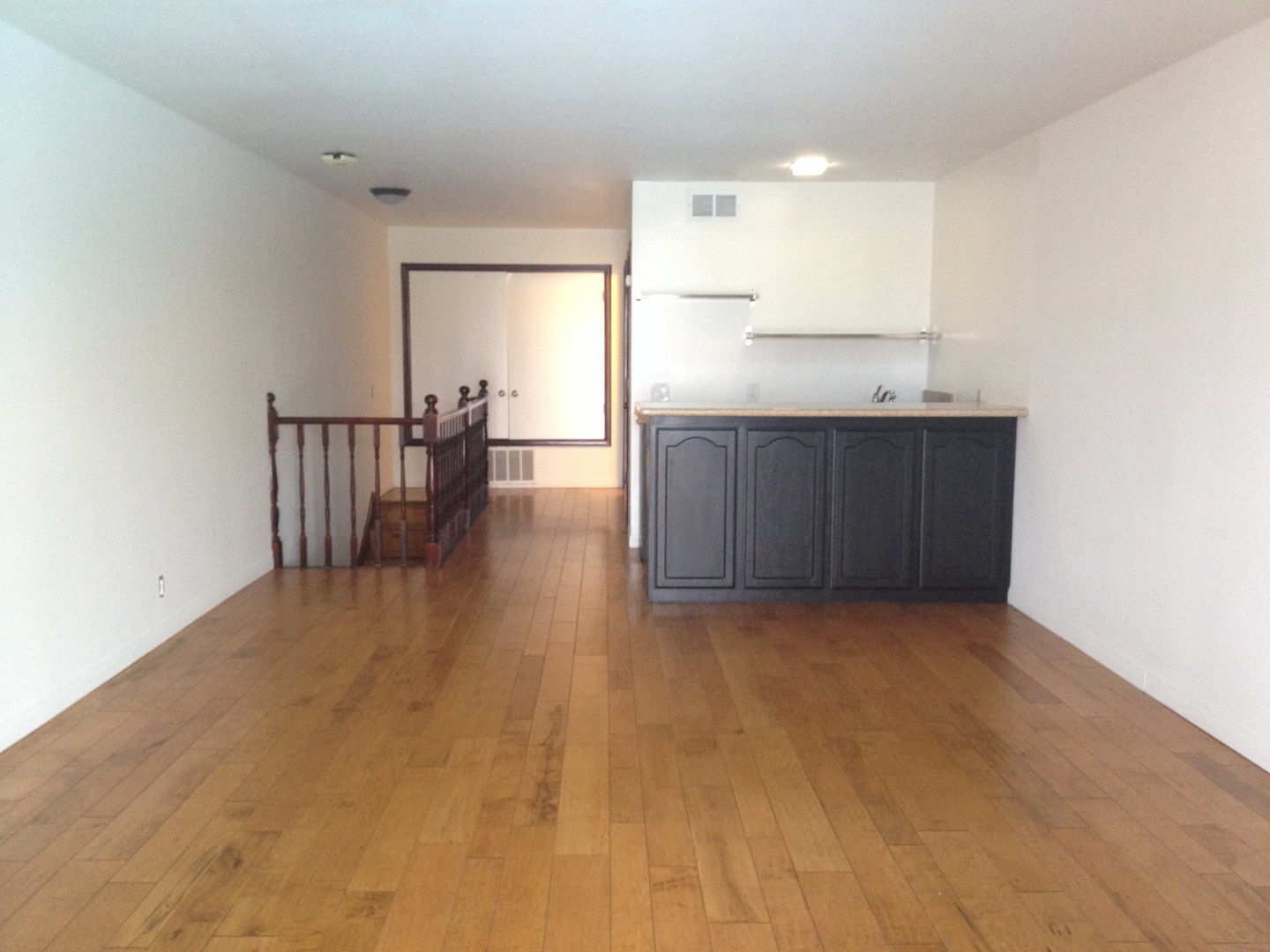 Fountain Valley Apartment: 17200 Newhope Street #7