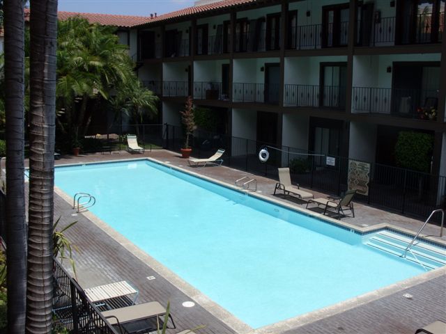 Fountain Valley Apartment: 17200 Newhope Street