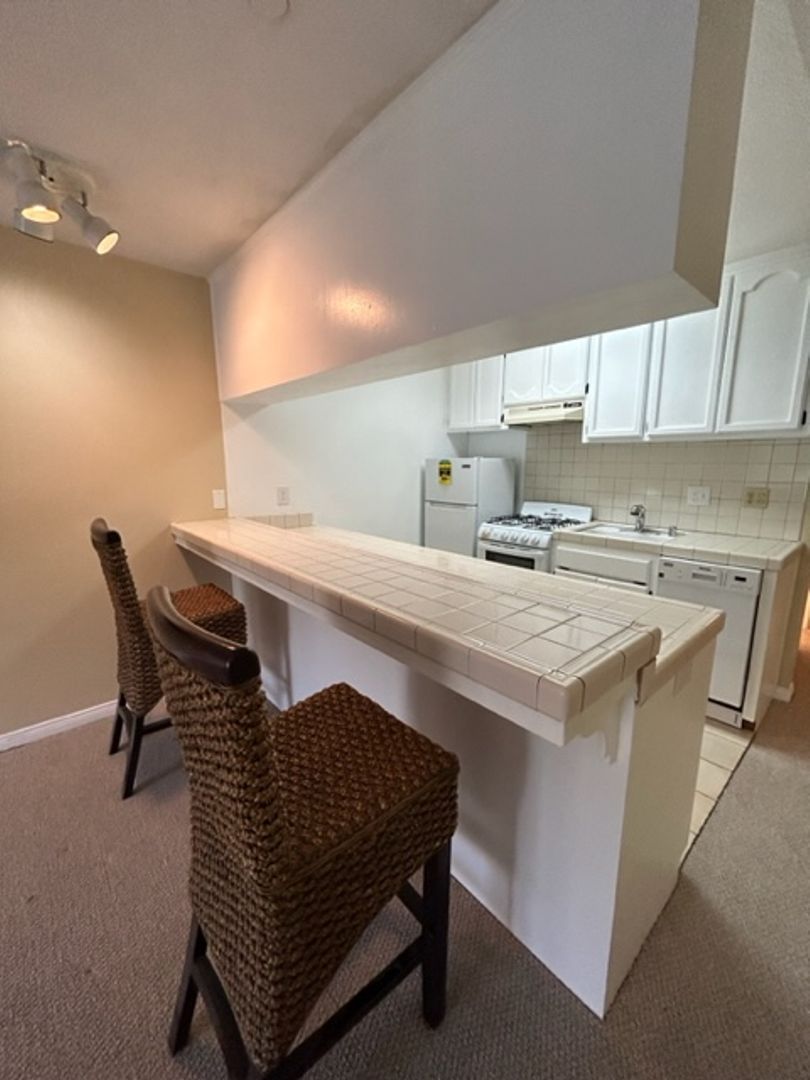 Fountain Valley Apartment: 17200 Newhope Street