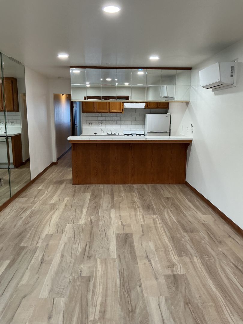 Fountain Valley Apartment: 17200 Newhope Street