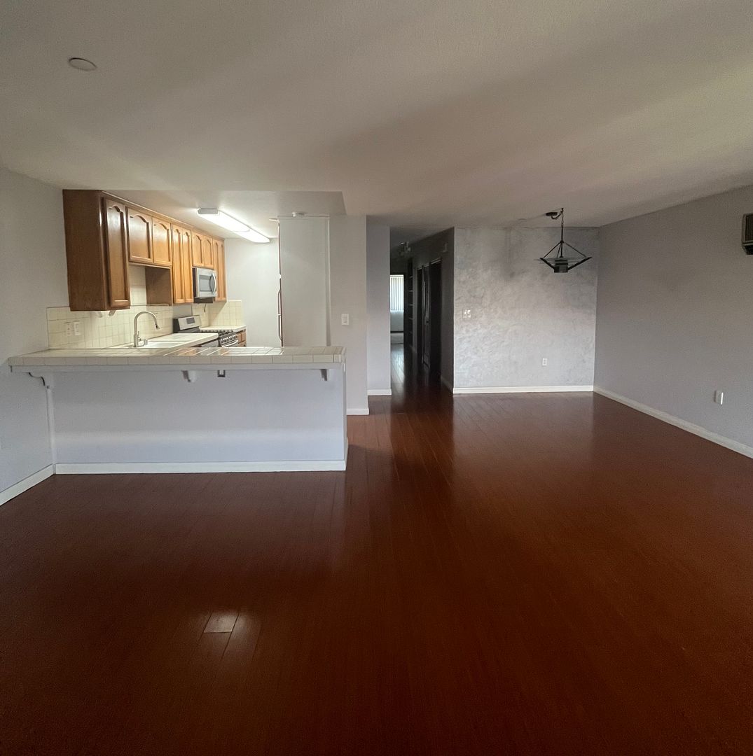 Fountain Valley Apartment: 17200 Newhope Street
