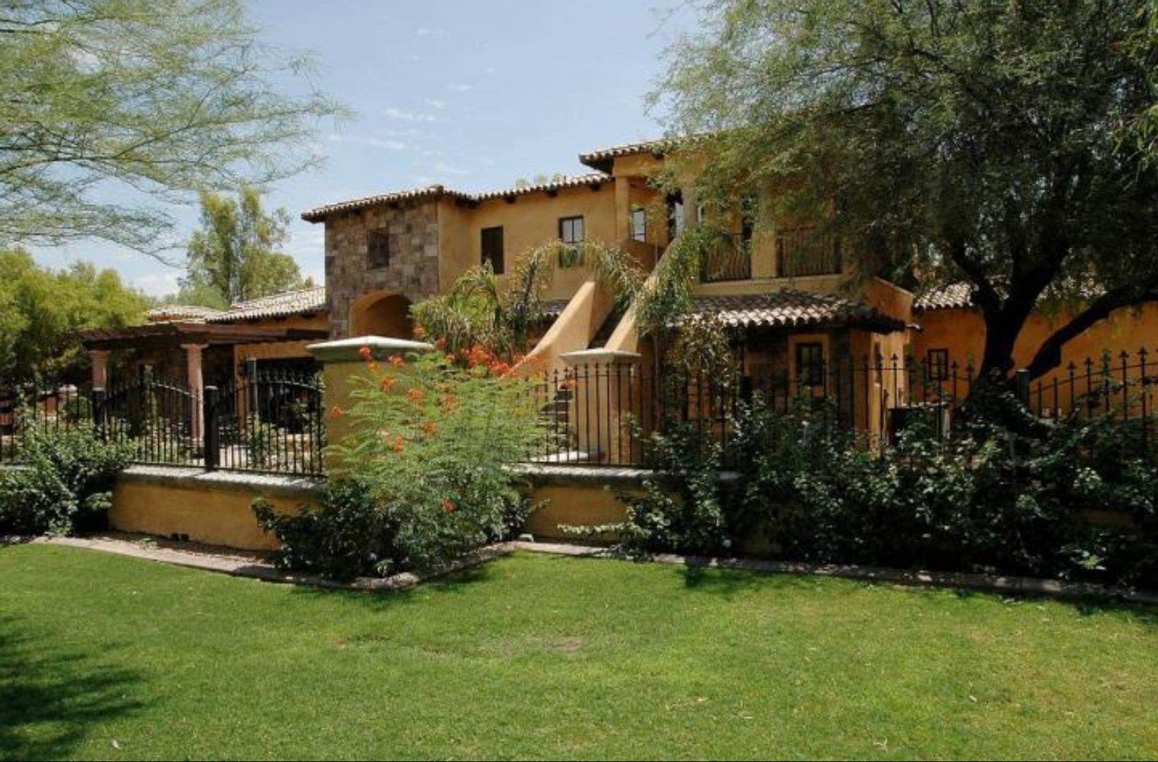 Scottsdale House: 11023 N Saint Andrews Way