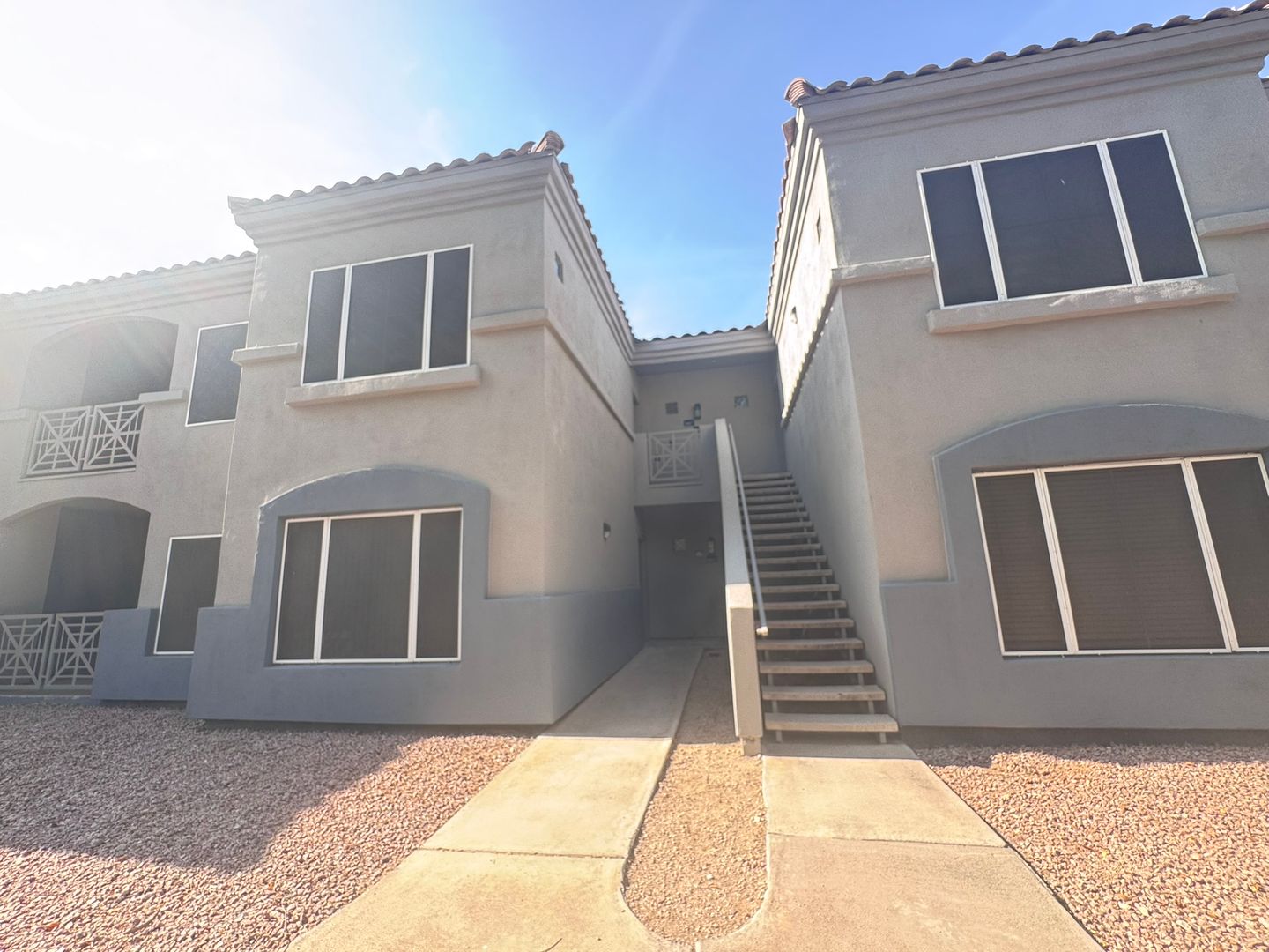 Tempe House: 600 W Grove Parkway