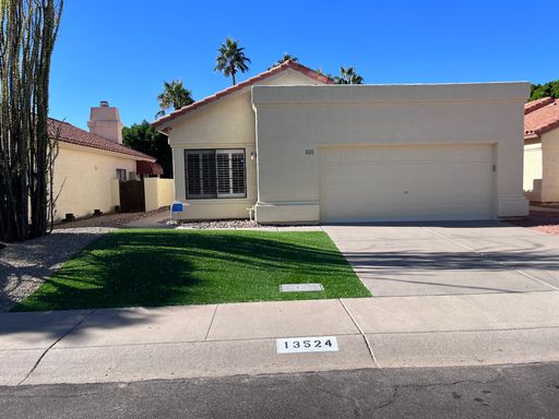 Adorable light and bright! 3Bedroom/2Bath Scottsdale Home! – photo 1