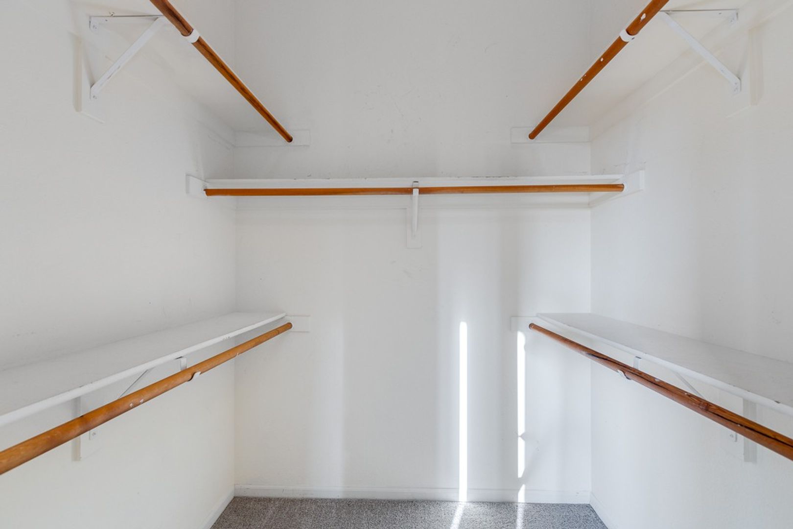 Chandler House: 5622 W Gary Dr.