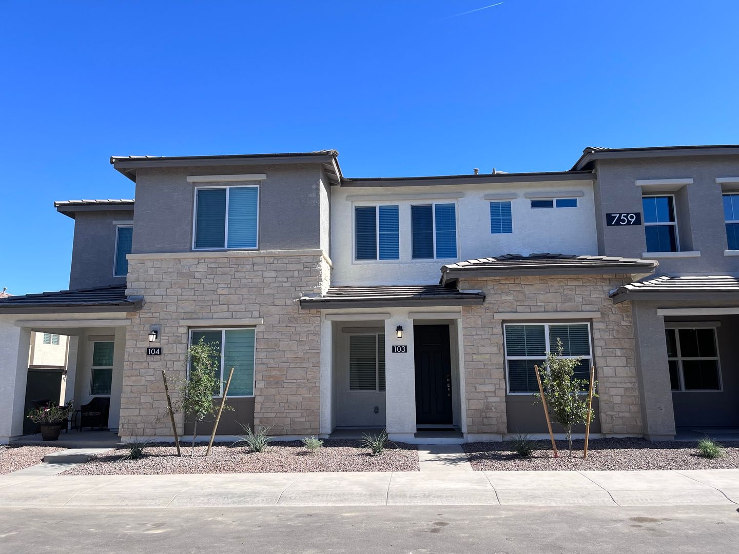 Gilbert Townhome: 759 E Zesta Ln.