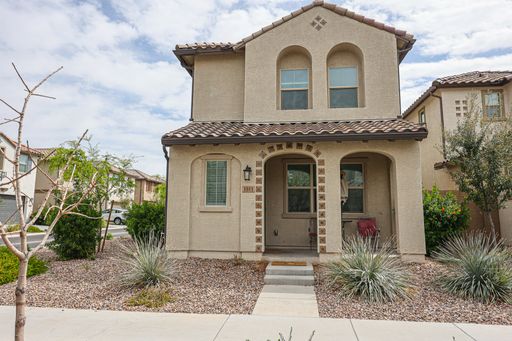 Stunning 4 bedroom, 4 bathroom home in the desirable gated community of Horizon in Chandler – photo 1