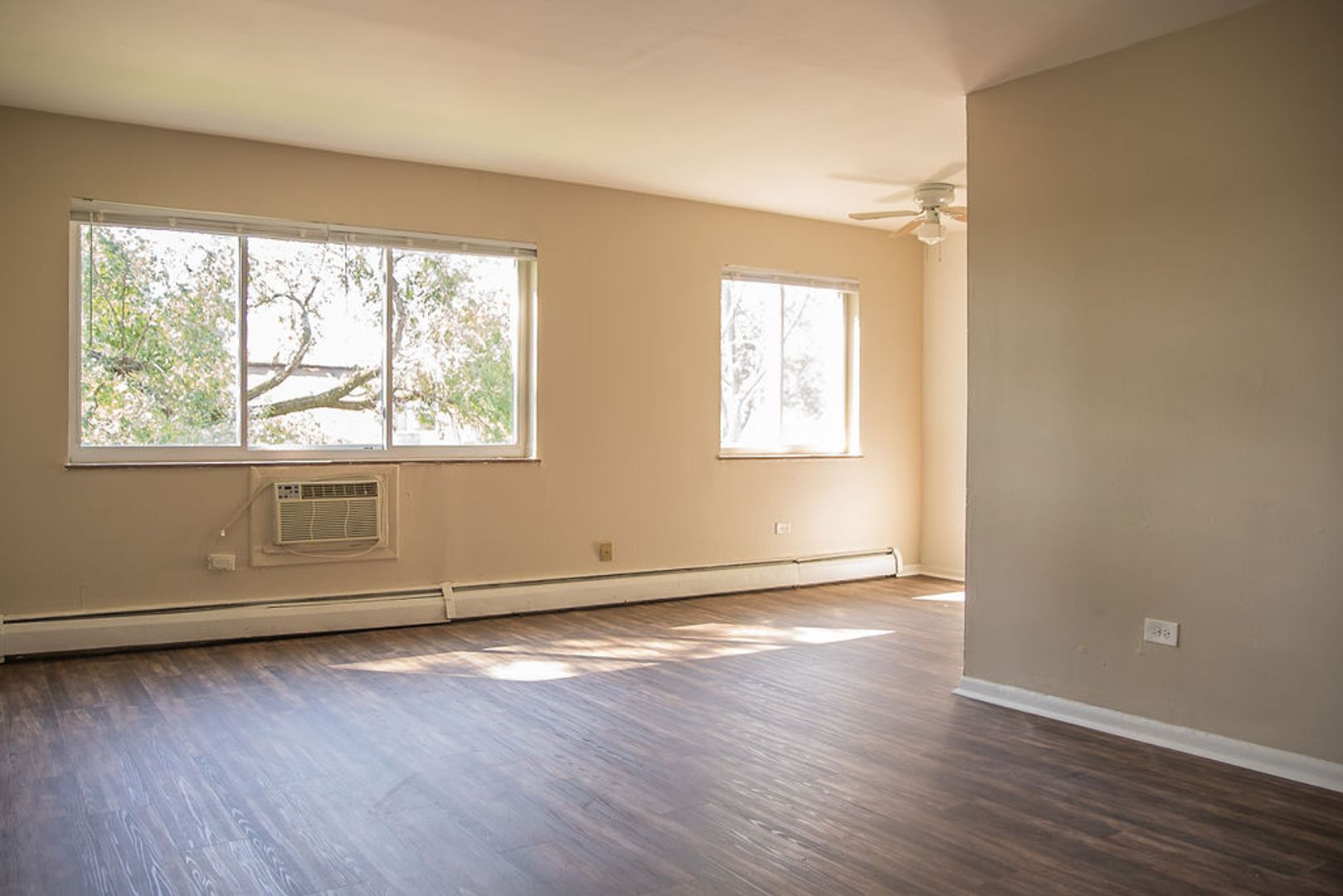 Chicago Heights Apartment: 723 Grant Ave