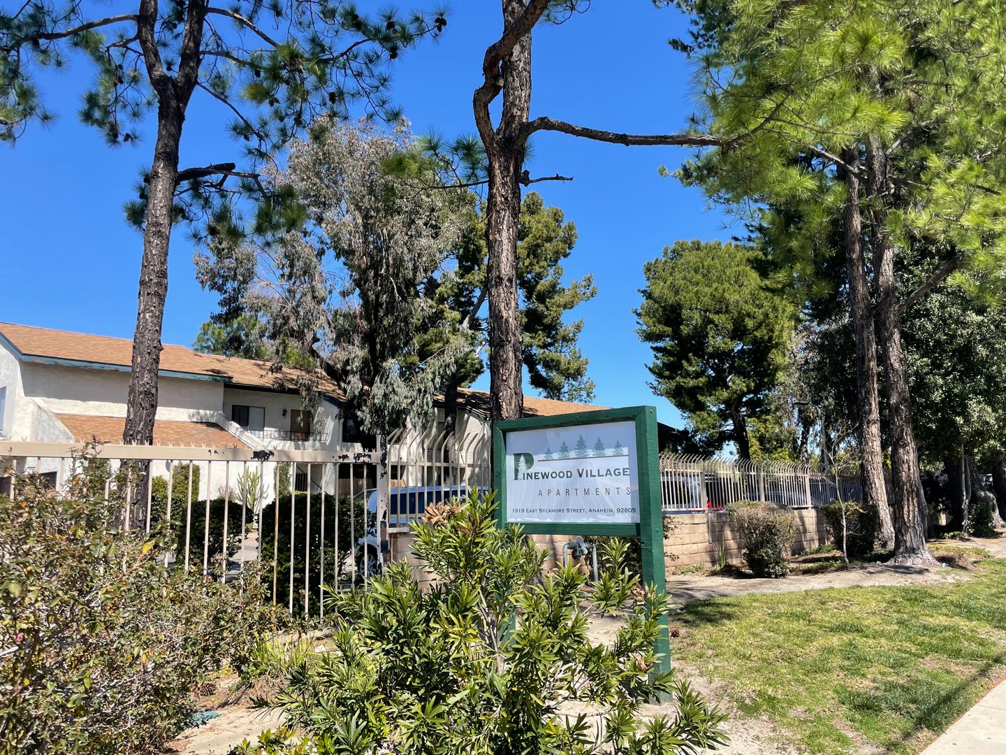 Anaheim Apartment: 1919 E. Sycamore St.