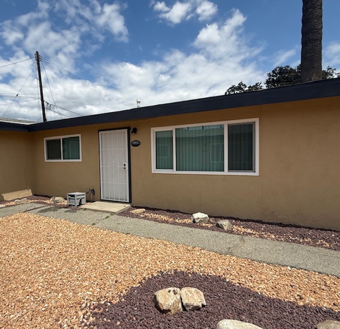 El Monte Apartment: 11808-11818 Lansdale Ave