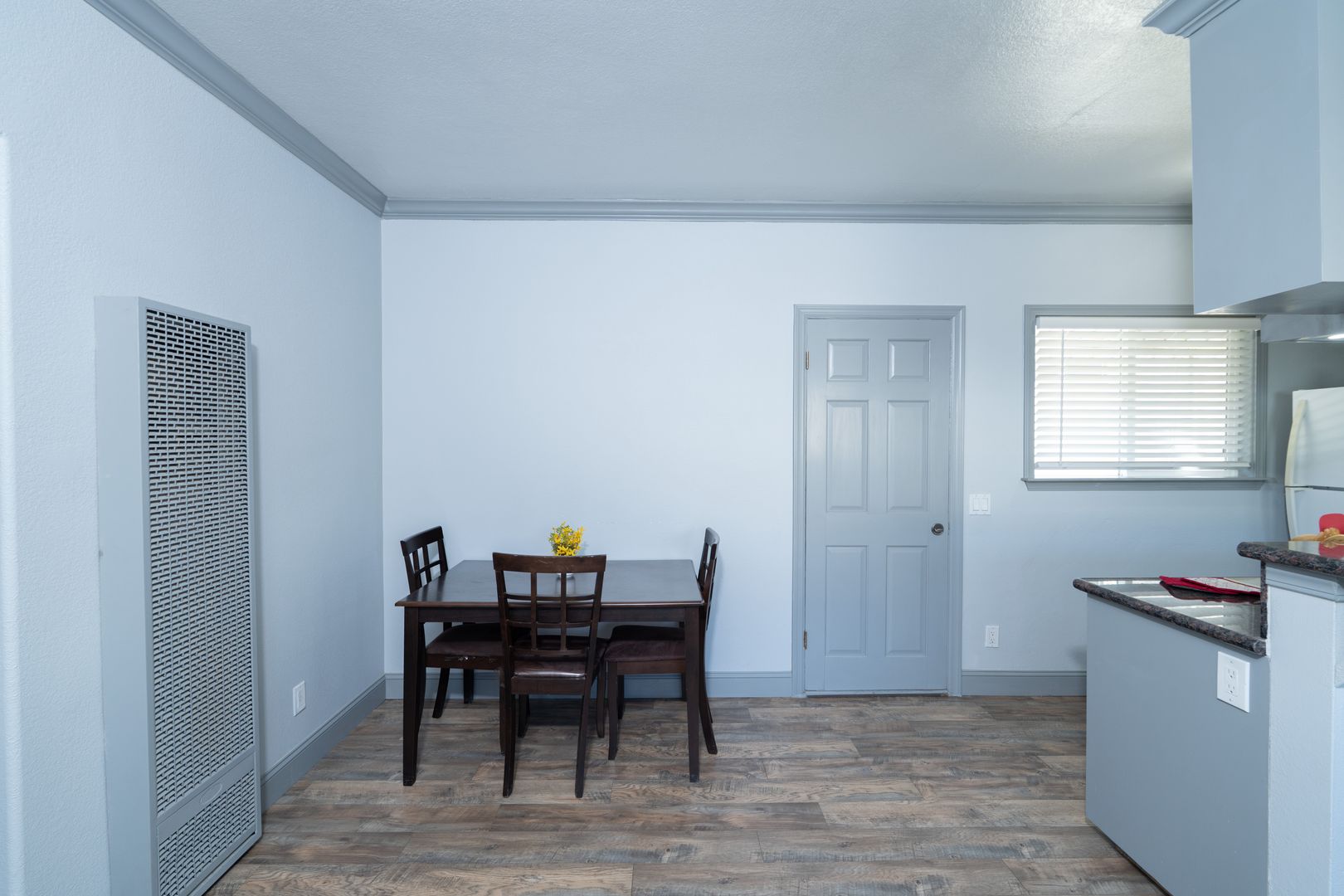 Glendale Apartment: 822 E Windsor Rd