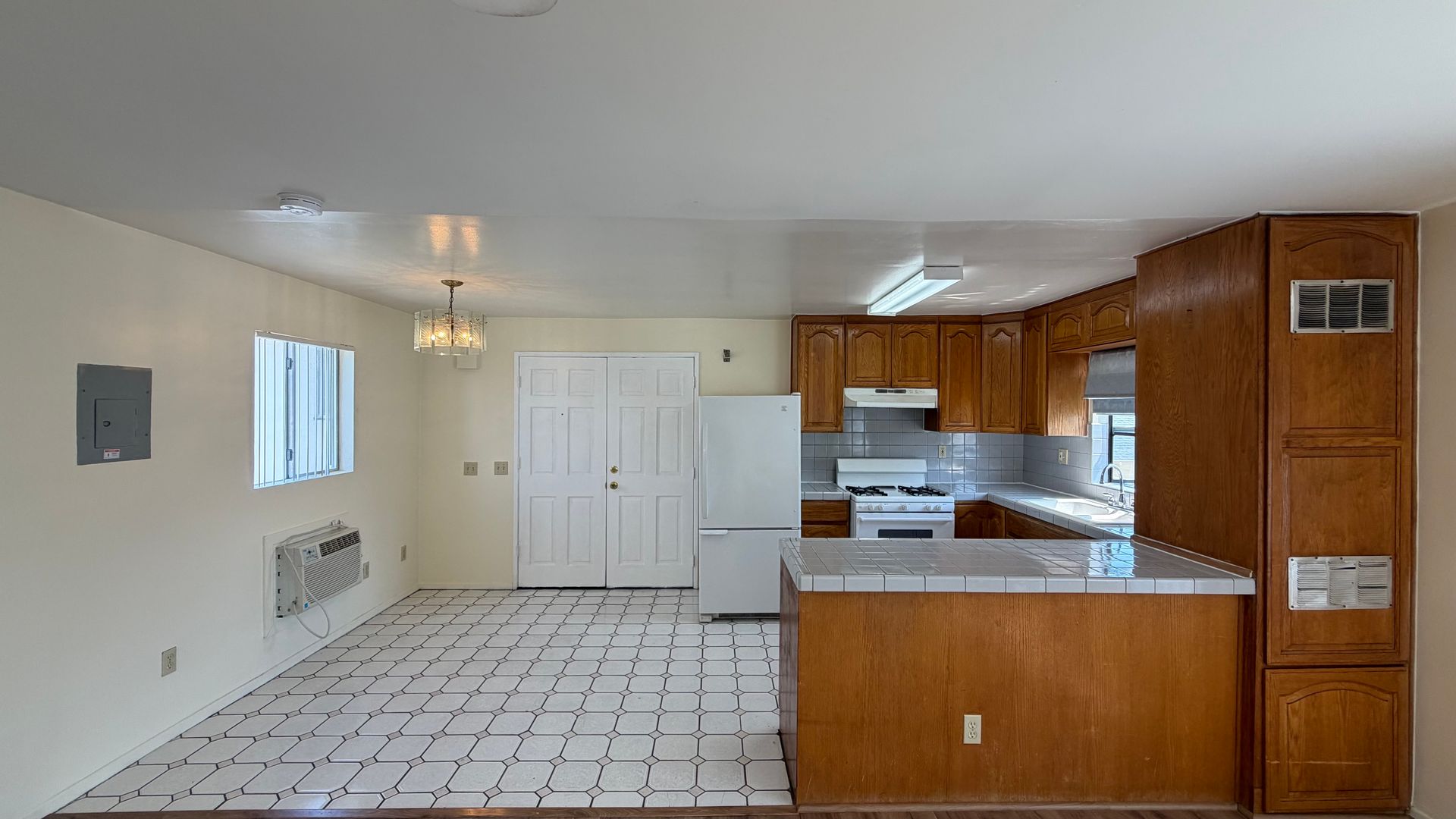 Alhambra Apartment: 508-514 South Marguerita Ave.