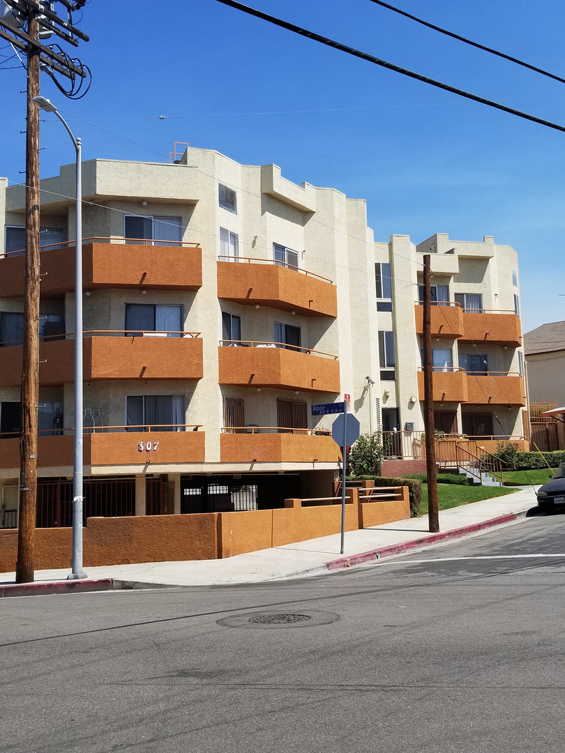 Los Angeles Apartment: 807 N. Bunker Hill Ave.