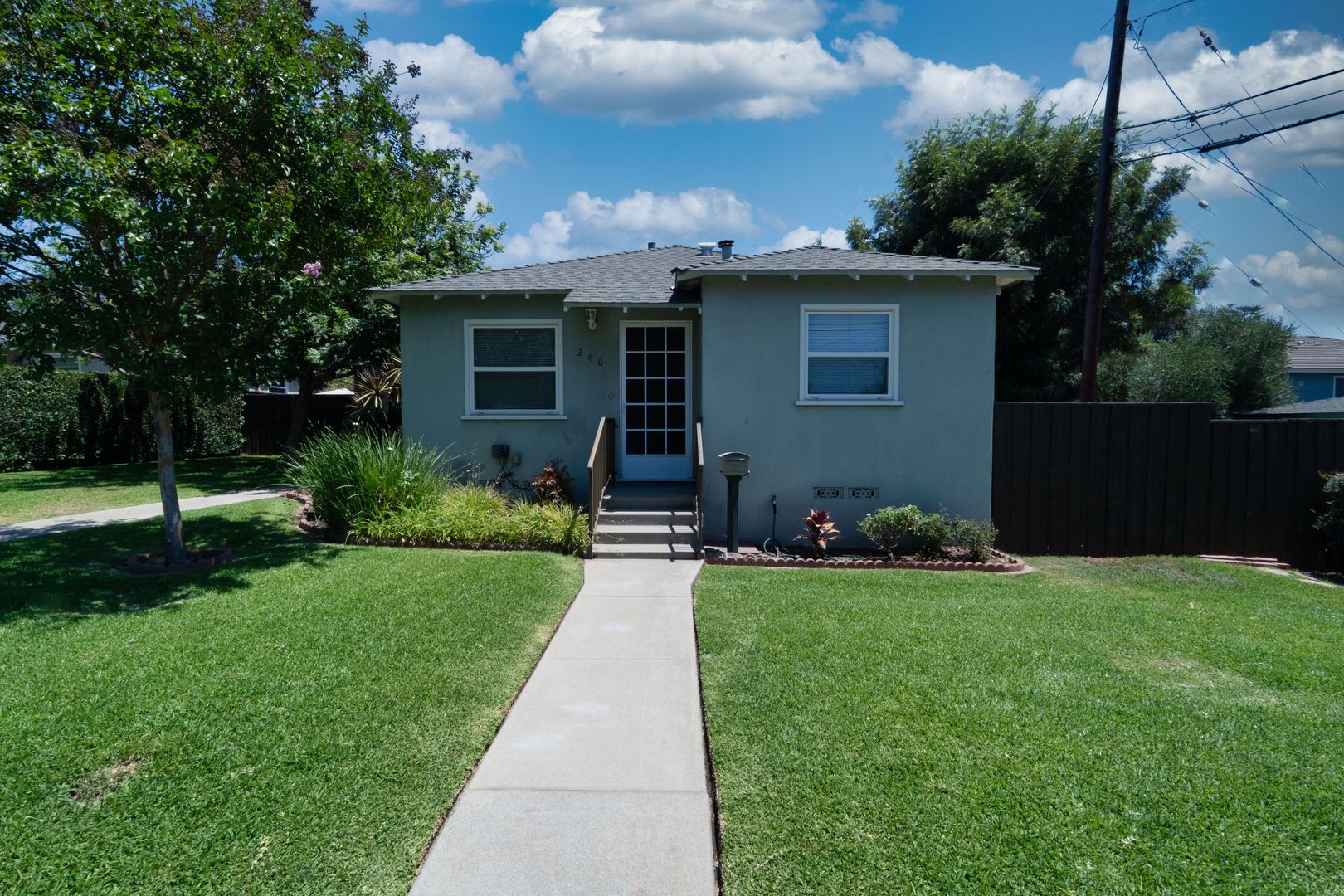 Monrovia House: 240 N. Shamrock Ave