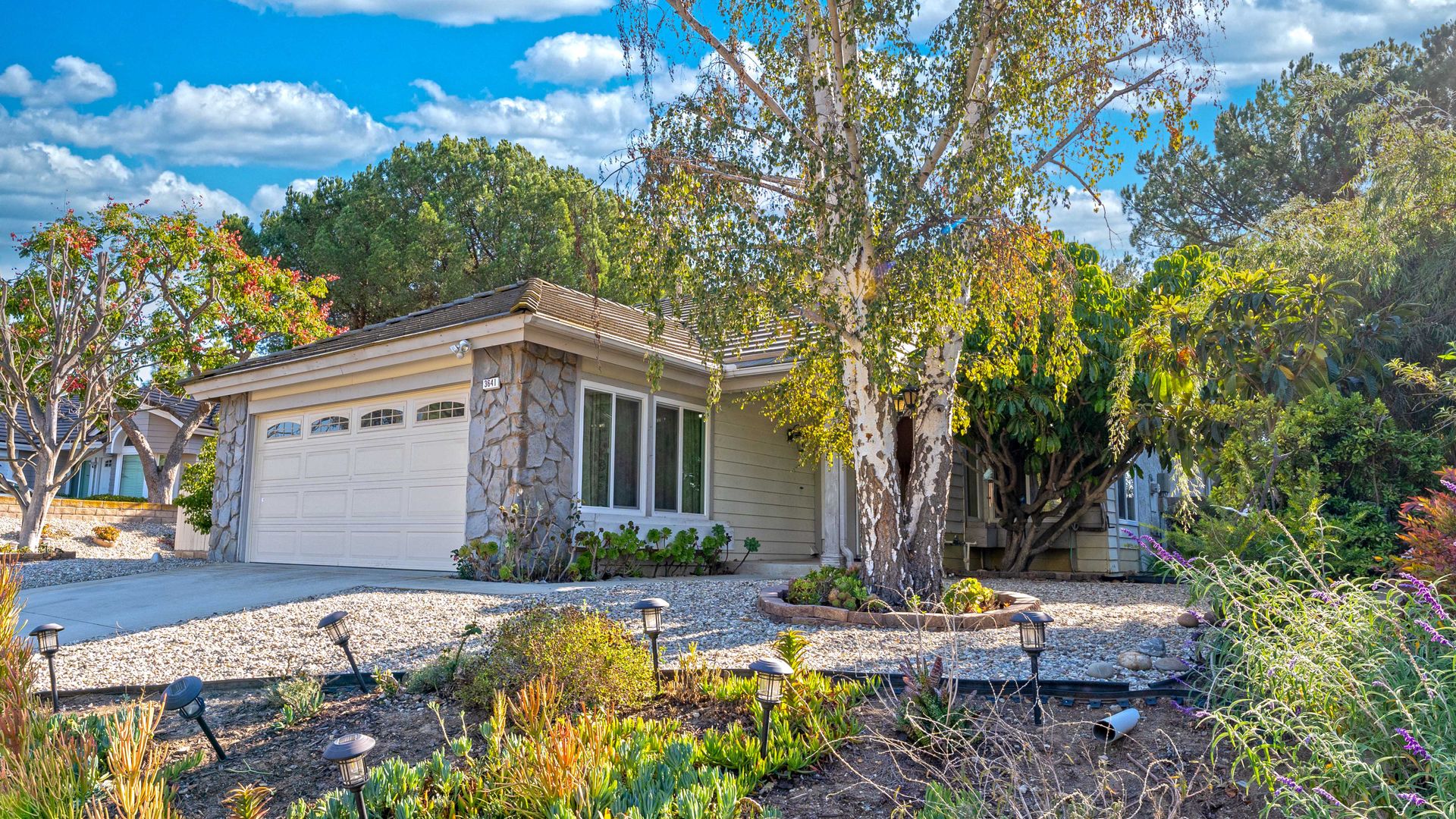 Thousand Oaks House: 3641 Birdsong Ave