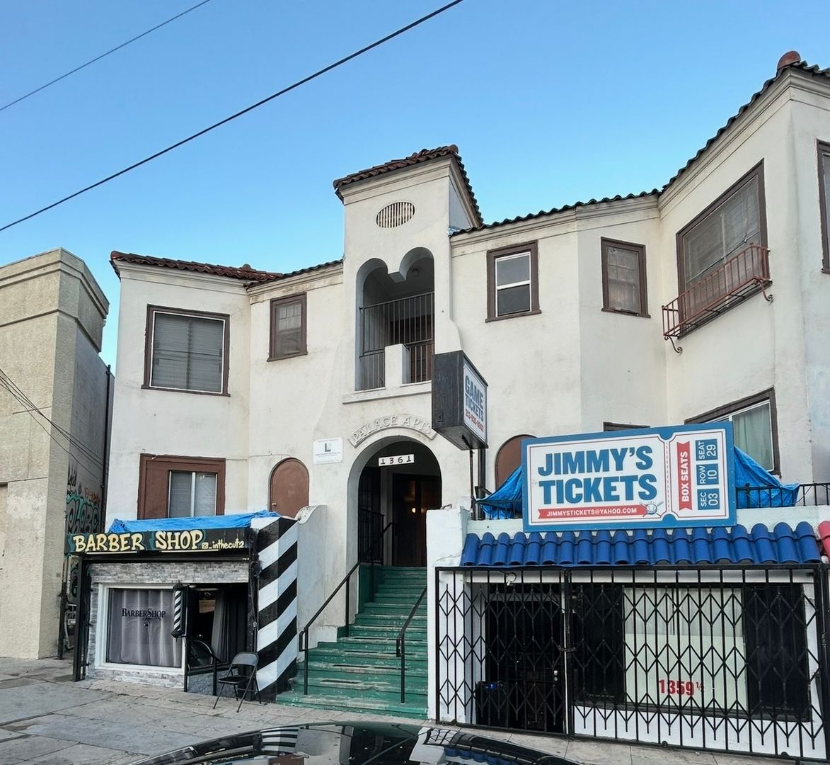 Los Angeles Apartment: 1361 W. Sunset Blvd.