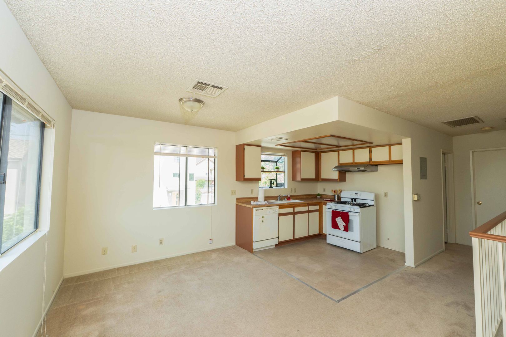 San Gabriel Apartment: 225 - 227 S Del Mar Ave