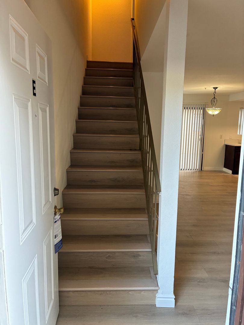 Alhambra Apartment: 827-829 N. Stoneman Ave