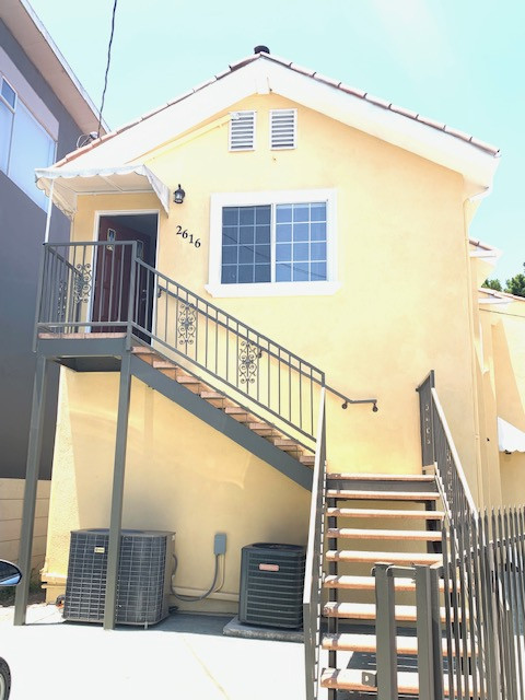 Los Angeles Apartment: 2616-2618 Cullen St