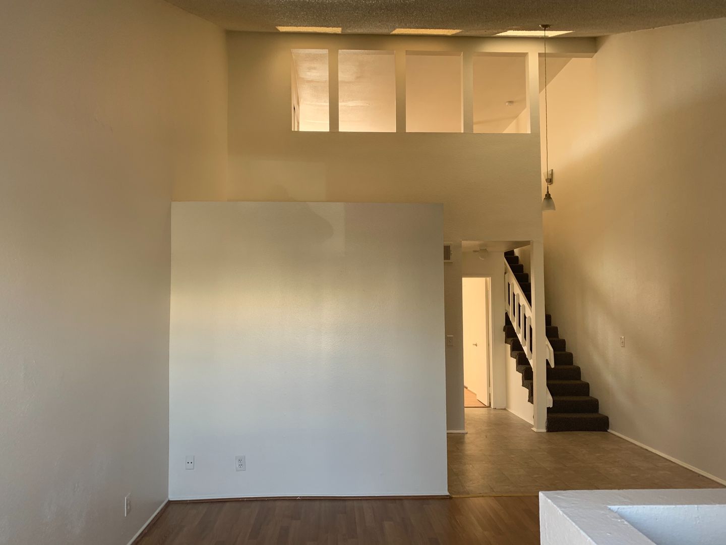Palmdale Apartment: 958 E. Avenue Q-12