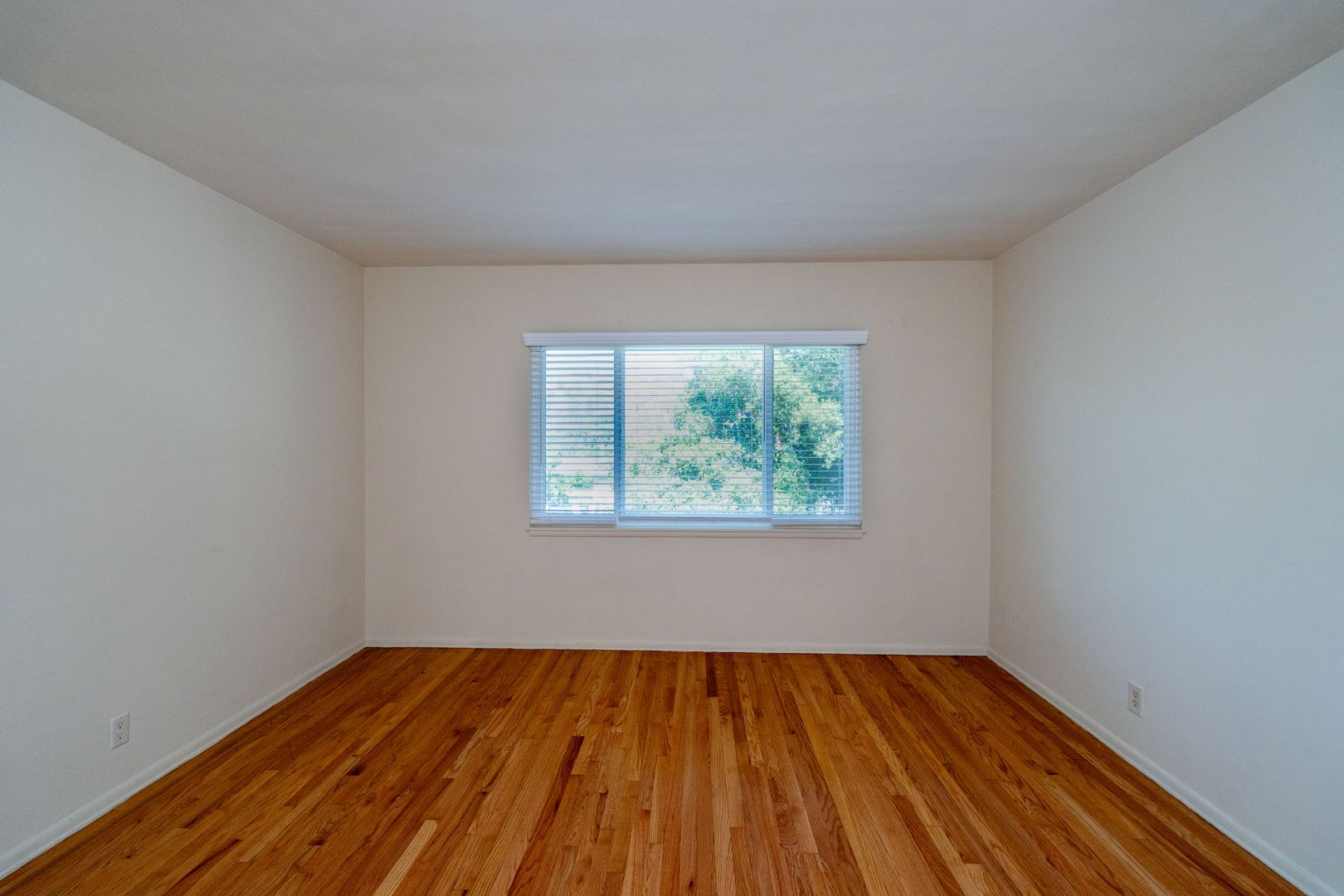 Glendale Apartment: 1756 N. Verdugo Road