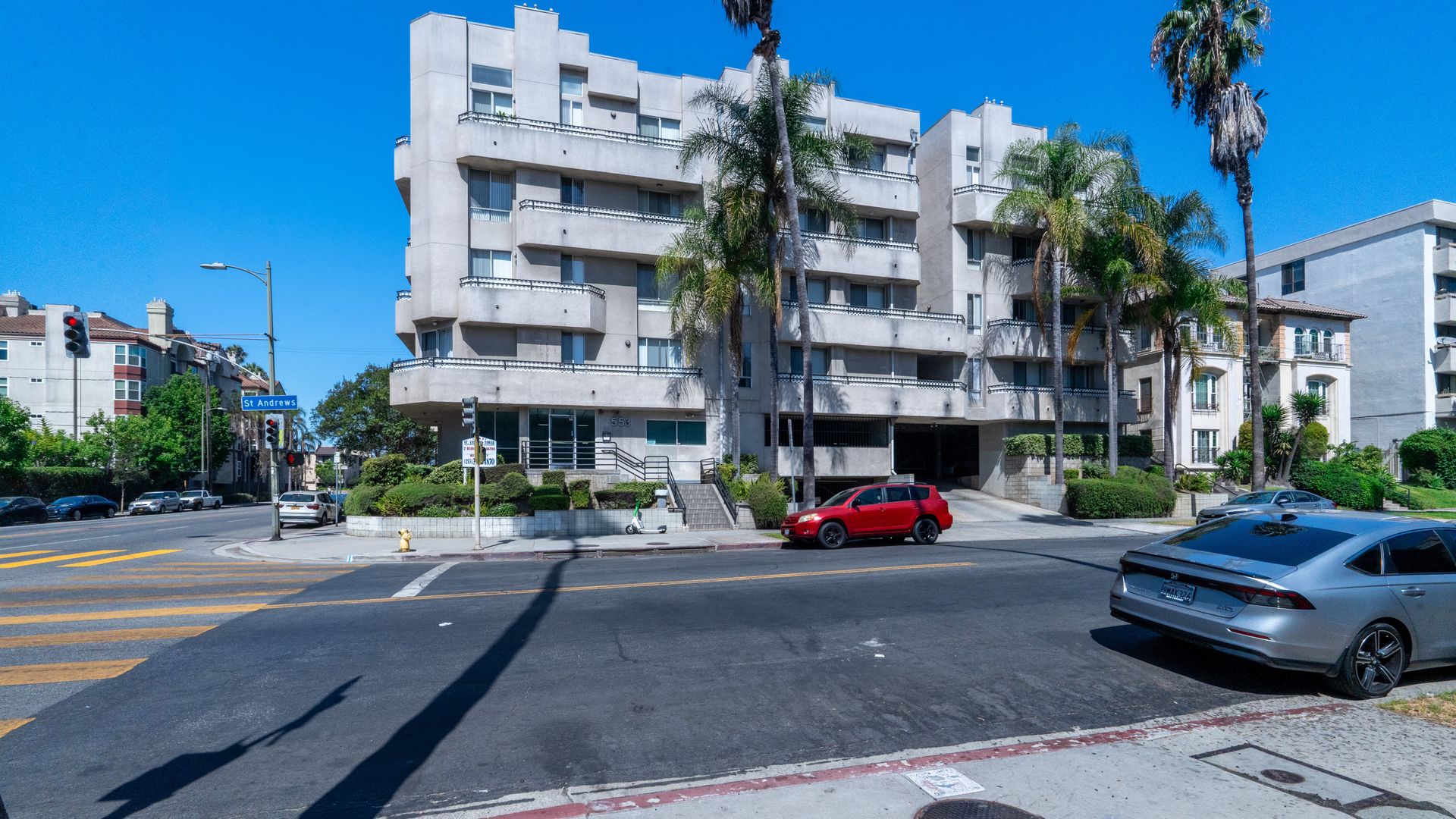 Los Angeles Apartment: 553 S St Andrews Pl