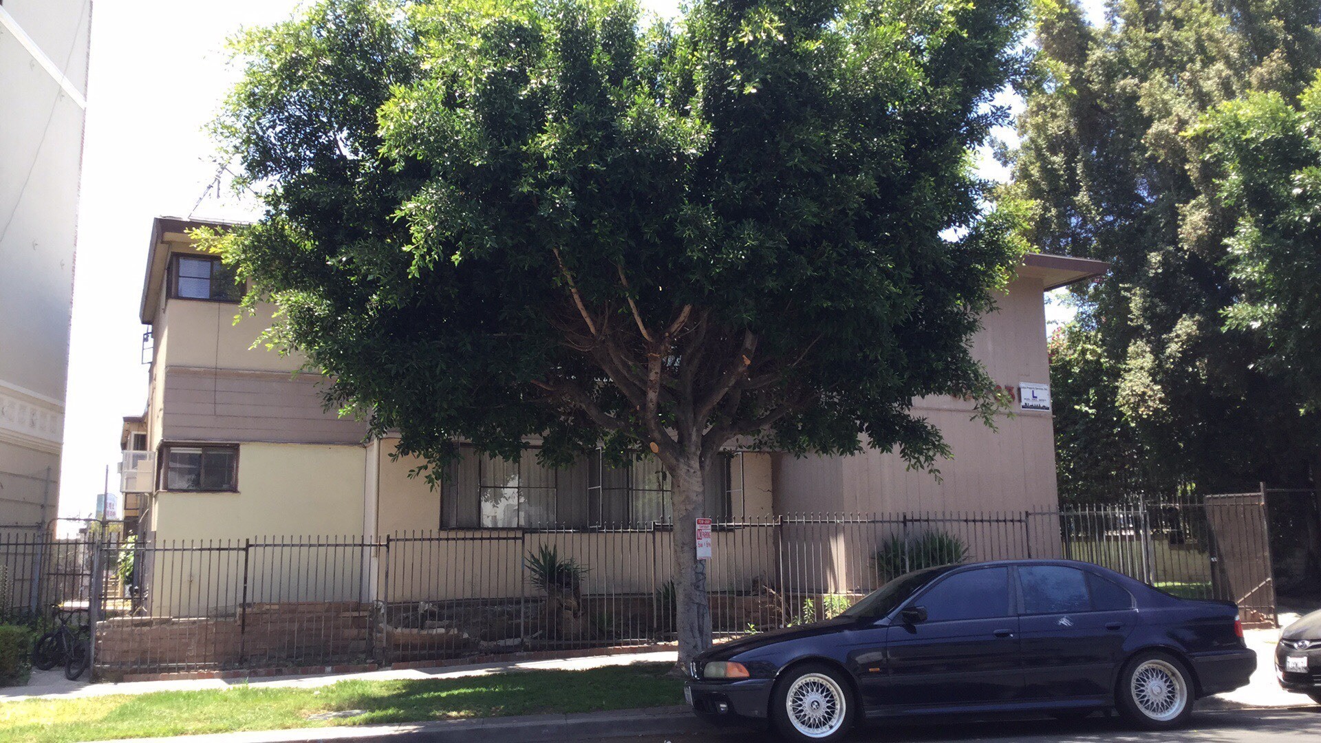 Los Angeles Apartment: 827 - 831  S. Oxford Avenue