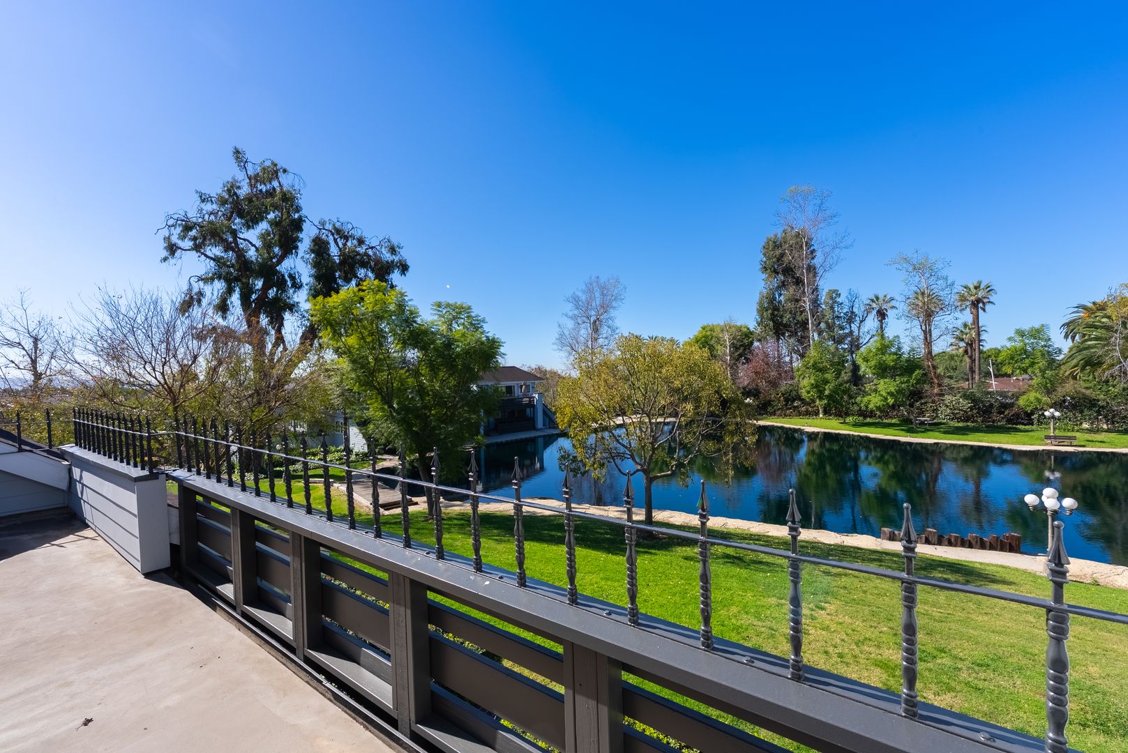 Azusa House: 1019 Lakeview Ter