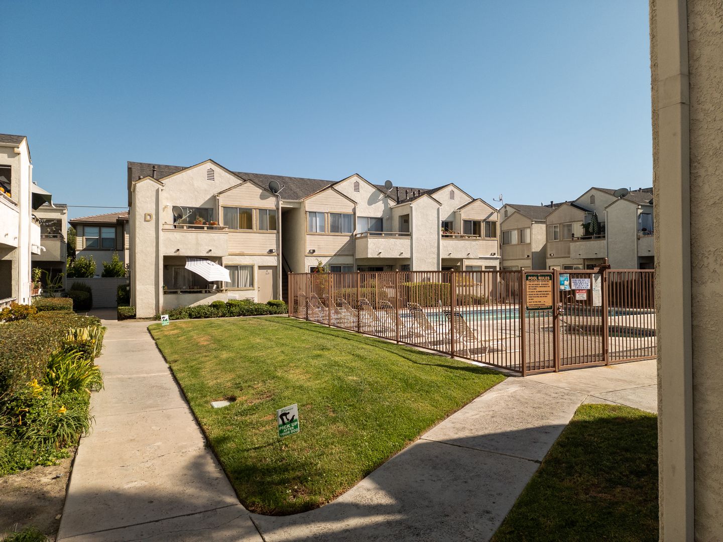 Costa Mesa Apartment: 801 Paularino Ave