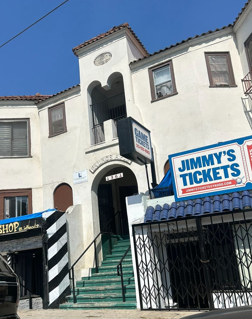 Los Angeles Apartment: 1361 W. Sunset Blvd.